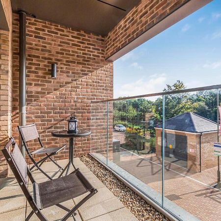 Modern 1 Bedroom Apartment With Parking In Colindale, London Edgware Ngoại thất bức ảnh