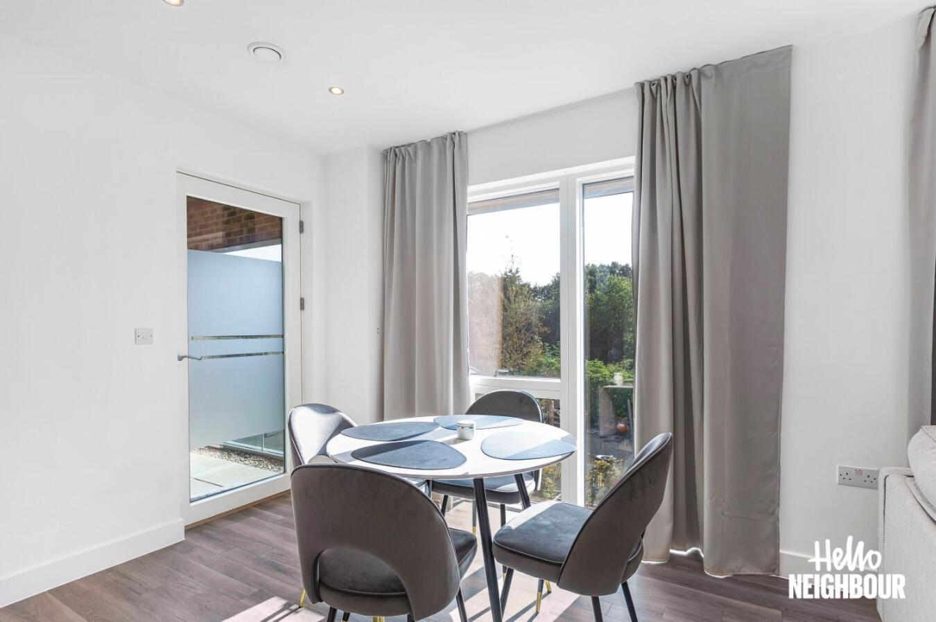 Modern 1 Bedroom Apartment With Parking In Colindale, London Edgware Ngoại thất bức ảnh