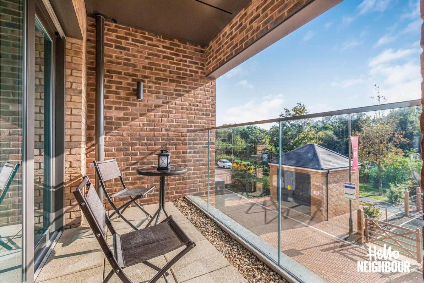 Modern 1 Bedroom Apartment With Parking In Colindale, London Edgware Ngoại thất bức ảnh